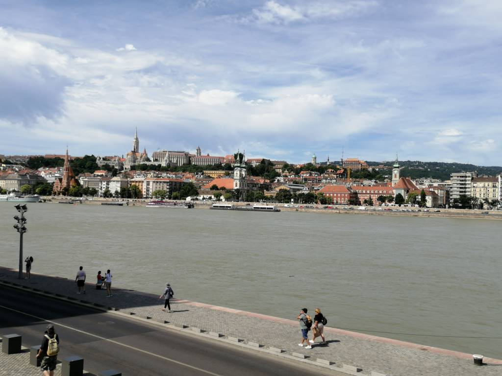 Budai látkép az Országház felől - Budapest