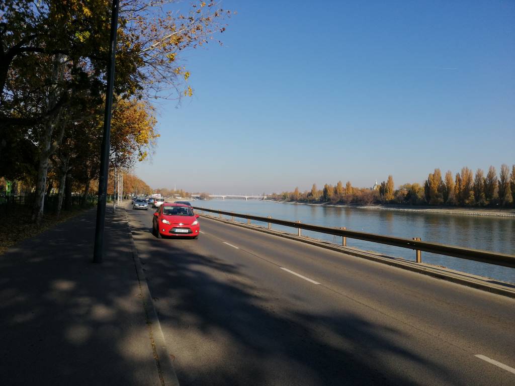 A Duna a budai rakpart mentén húzódó kerékpárútról - Budapest, 3. kerület