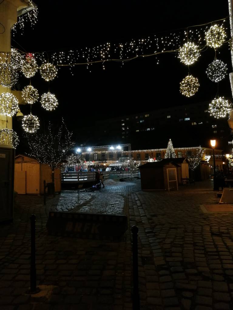 Óbudai Fő tér és karácsonyi díszkivilágítása - Budapest, 3. kerület