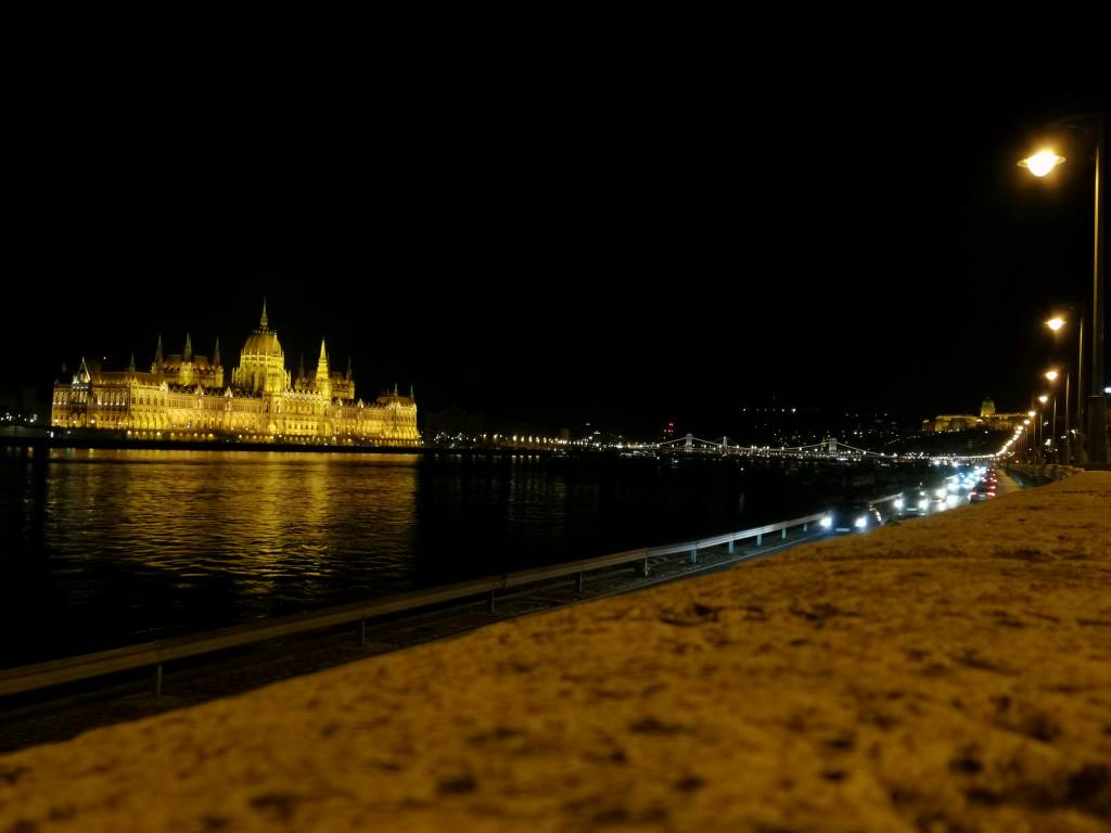 Országház / Parlament a budai oldalról nézve - Budapest