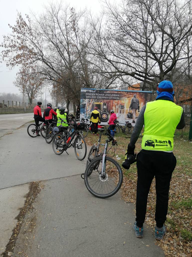 Defekt és teleszkóp szerelés a Vágány utcai kerékpárút mellett - Budapest, 13. kerület