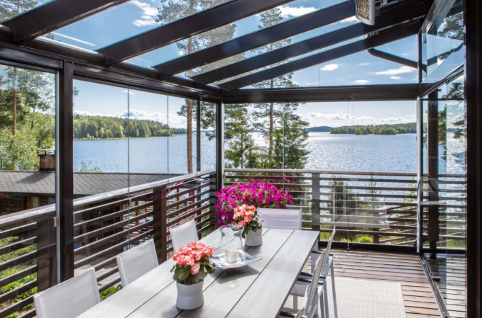 Gutta vs. Lampone Előtetők: Melyiket Válassza Bejárata Fölé?