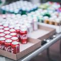 Csendekről és harsogásokról - a Coca-Cola szivárványos plakátjai alatt és után