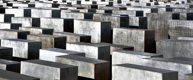 holocaust-memorial-550830_640.jpg