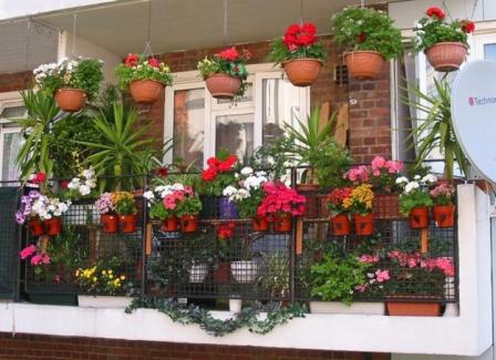 decorating-with-flowers-balcony-designs-13.jpg