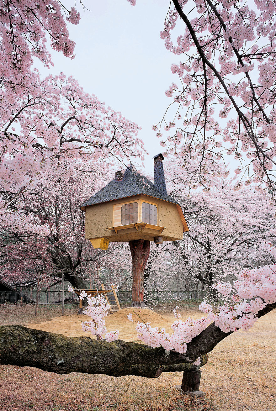 Teahouse Tetsu (Yamanashi, Japan)<br />Tündérmeséket idéző lombház Japánban, Terunobu Fujimori építész alkotása
