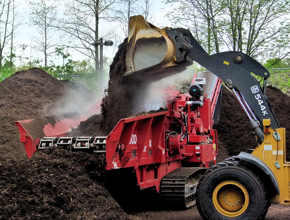 compost-grinder-3389086_960_720.jpg