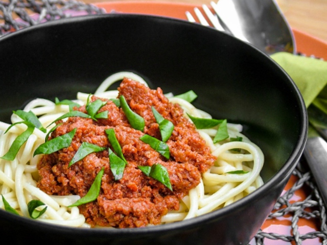 Vegán bolognai spagetti