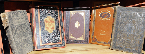 book1048-1.jpg