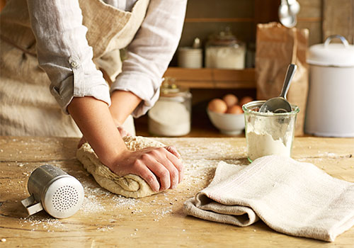 kneading-bread_1.jpg