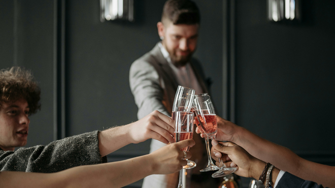 Buborékok reggelire – szombati pezsgős brunch a  Glédában