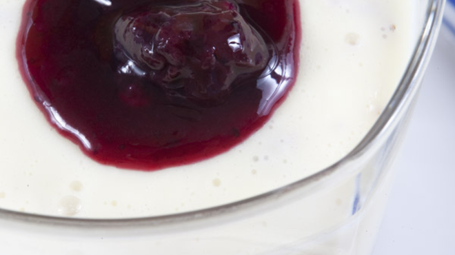 Panna cotta krém áfonyával