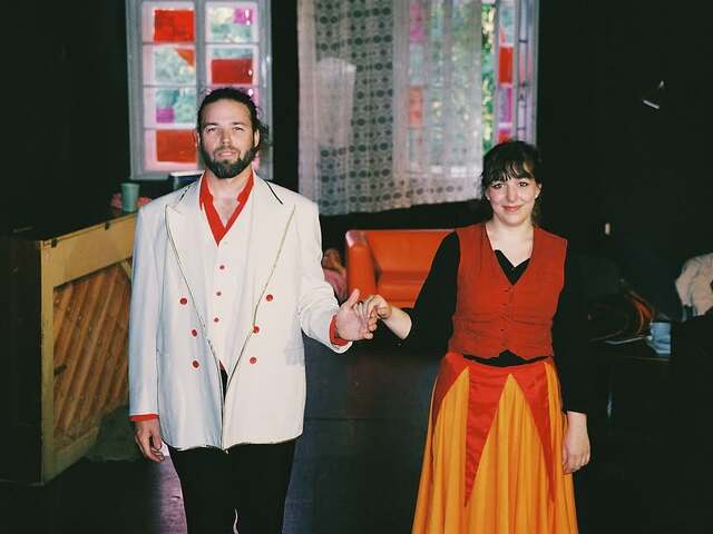 Úrhatnám szolgáló