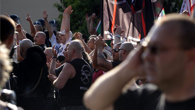 Ha Magyarországra jössz, nyugodtan dobáld meg cigányok házait, nem leszel terrorista
