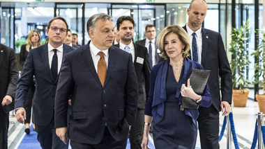 Orbán hülyének nézi az Uniót, ők meg hagyják