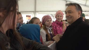 Orbán megparancsolta a gyerekéhezésnek, hogy ne legyen