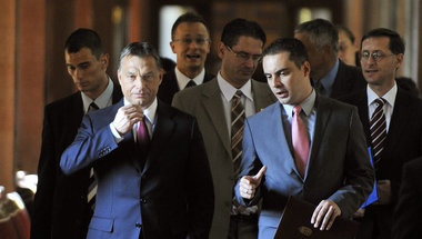Kösz Orbán, hogy Vona Gábort kell megvédenem miattatok!