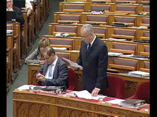 Matolcsy Mekkmestertől a gyáva kormányig
