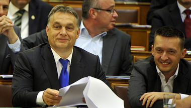 Végül mégse törli el a letelepedési kötvényt a Fidesz?