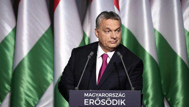 Orbán nemet mond a nyugati bérekre, csak hatalmon maradjon
