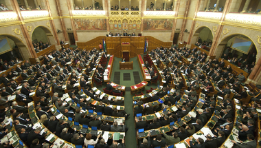2018 tétje az, hogy lesz-e parlamenti többsége a Fidesznek