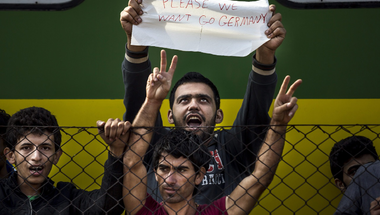 Külvárosi szállodákban várnak az embercsempészekre a menekültek, akik nem is tudják, hogy nyitva a határ