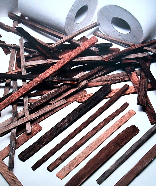 640px-Nara_period_toilet_paper.jpg