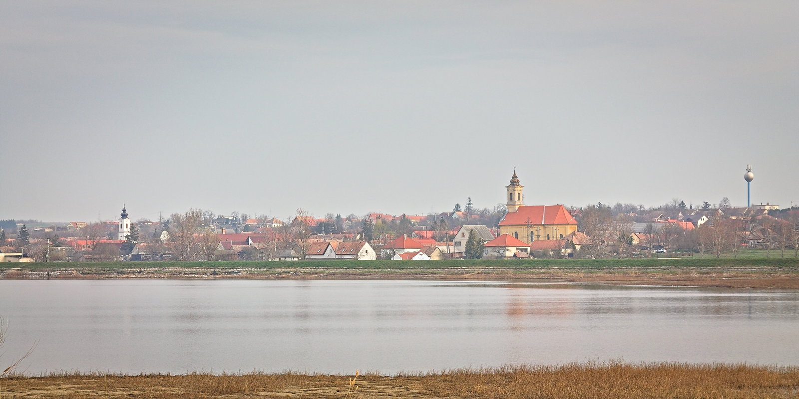 Pátka a középső töltésről