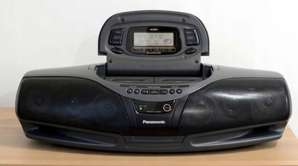 A kobrafejes Panasonic a hordozható magnók királya volt (már CD is volt benne)