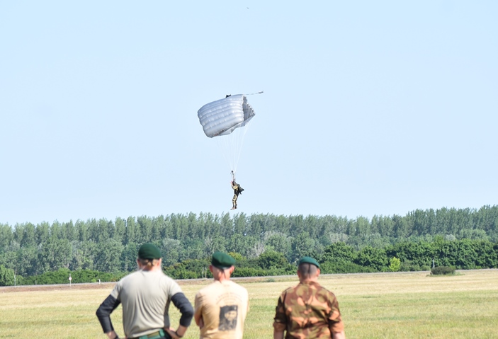 dsc_0585_1.JPG