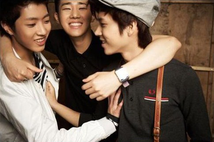 Sung Yeol, Sung Kyu & Woo Hyun (2010.07. Marie Claire)