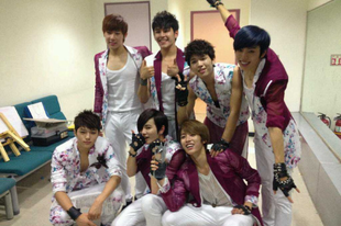 Hoya Twitter update x INFINITE (2012.06.03.)