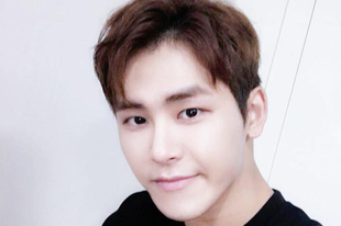 Hoya Posts Handwritten Letter After Leaving INFINITE