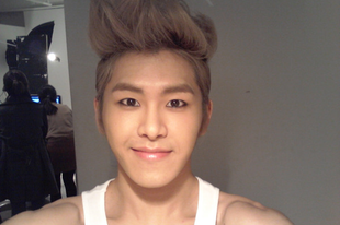 Hoya Twitter update (2012.03.14.)