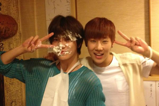 Woo Hyun Twitter update - Sung Jong & Sung Kyu (2012.09.03.)