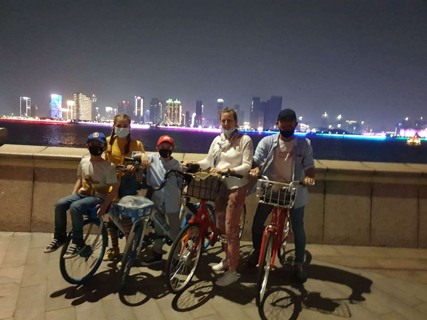 hangzhoubynigth.jpg