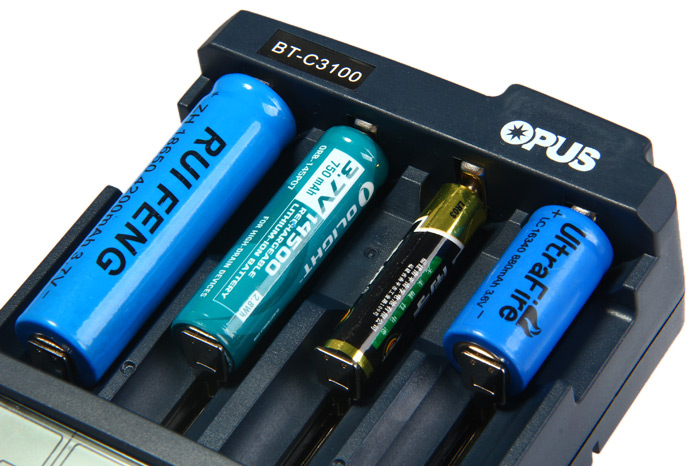 opus-bt-c3100-v2_2-li-ion-liion-aksi-tolto-akkumulator-teszt-tesztelo-smart-battery-charger-test-tester-eu-plug-12.JPG