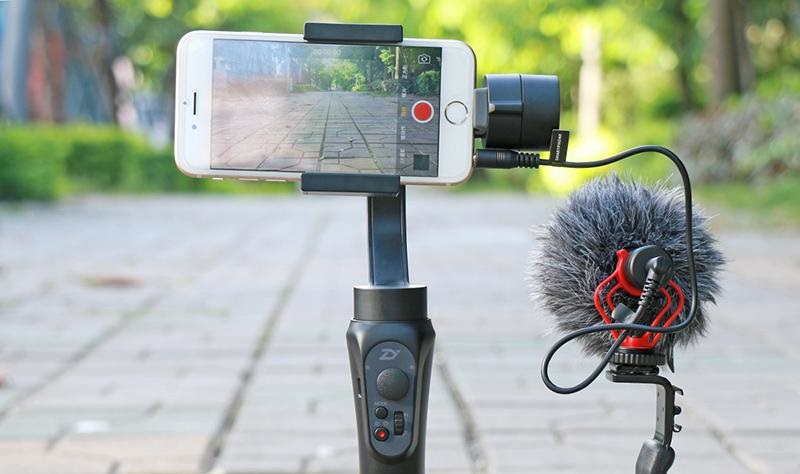 zhiyun-smooth-q-gimbal-teszt-telefon-kezi-video-stabilizalas-04-v.jpg