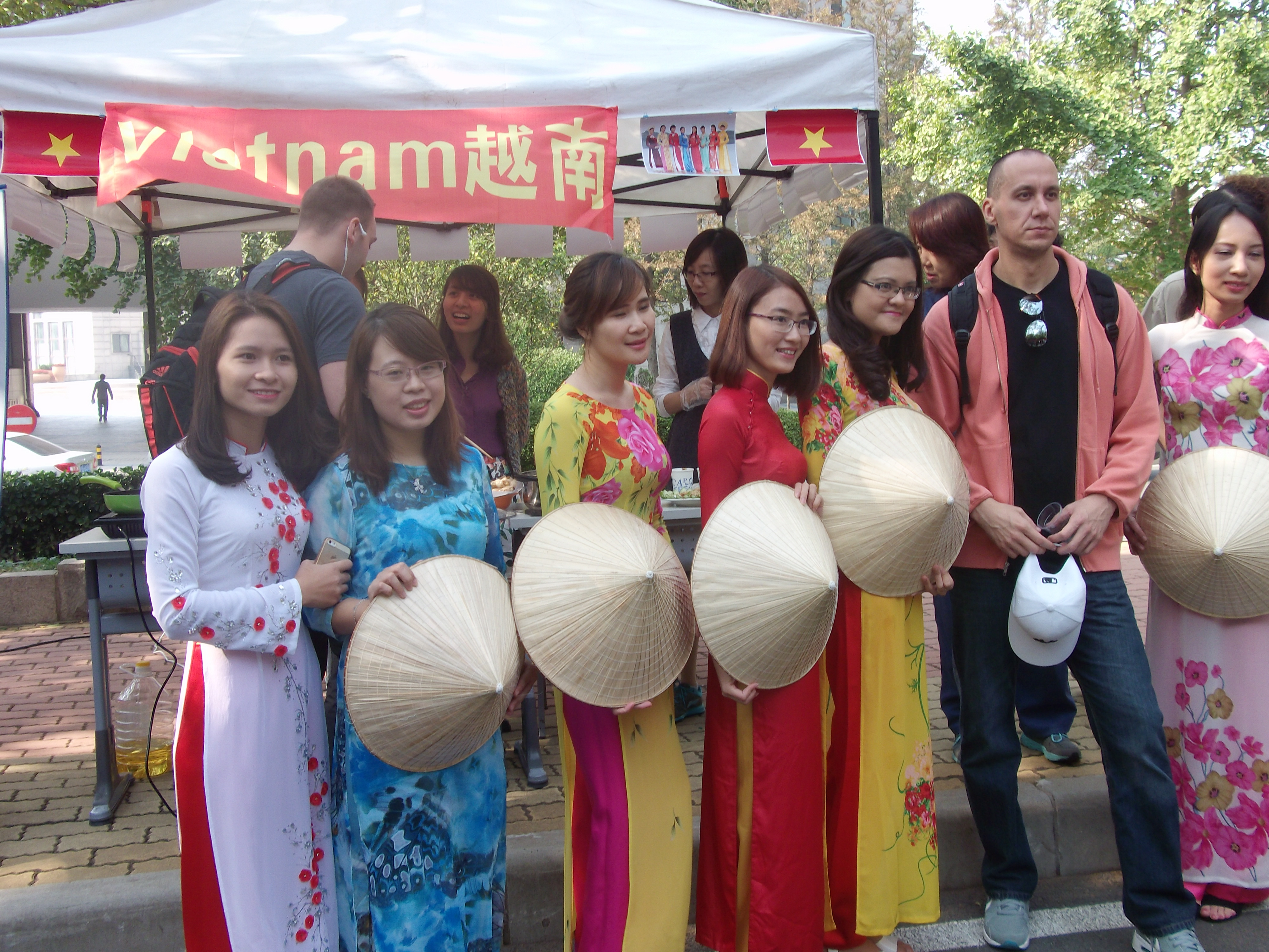 Zack és a vietnám lányok (Zack with the Vietnamese)