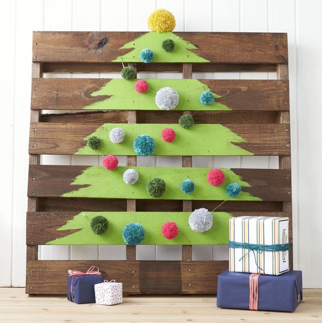 christmas-wood-crafts-pallet-christmas-tree-1574272134.jpg