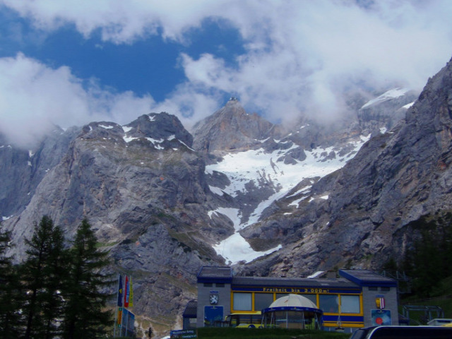 Hógolyózás nyáron - Dachstein gleccser
