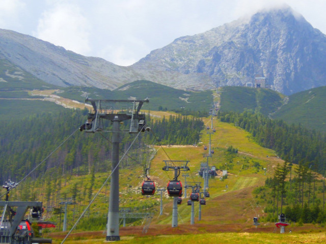 Felfelé is panorámás, új kabinos felvonó Tátralomnicban