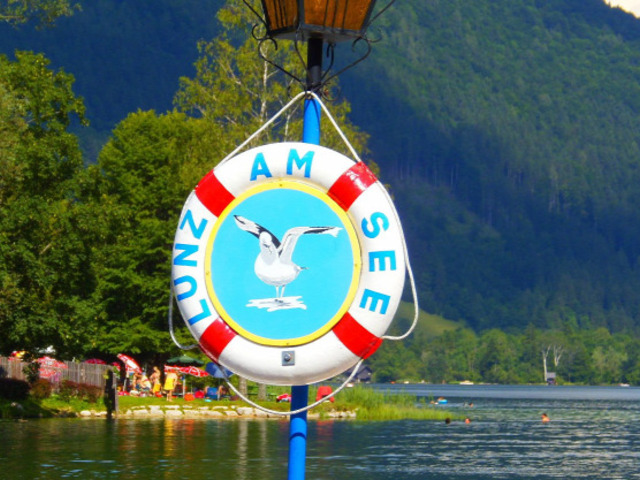 Eldugott gyöngyszem a tó partján - Lunz am See