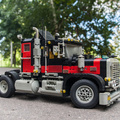 Lego-kamion egy használt autó áráért