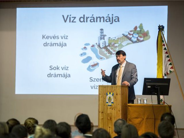 Áder János: a 21. század a víz évszázada lesz