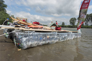 Ártéri hulladékból épült hajók a Tiszán