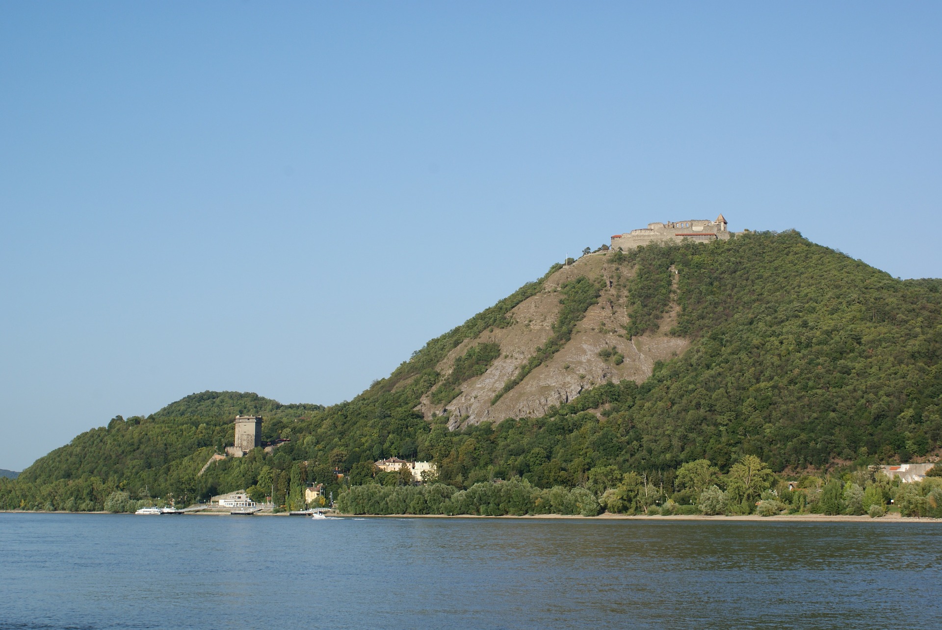 visegrad-94012_1920.jpg