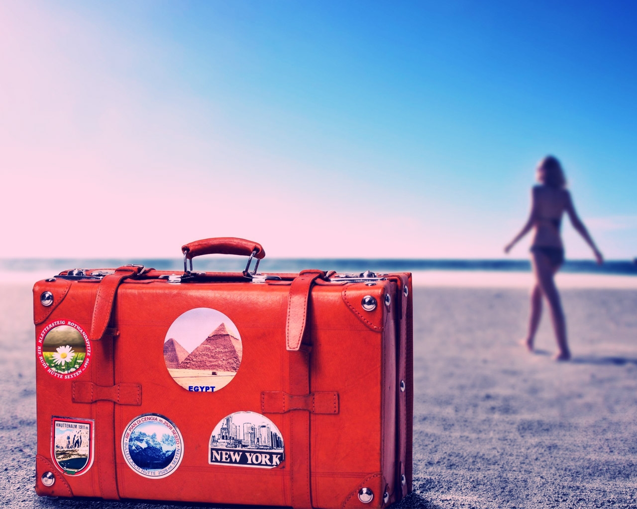 travel-suitcase-with-stickers-wallpaper-for-1280x1024-1021-5.jpg