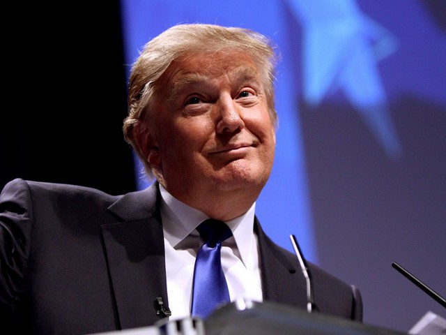 A világ nagy része gyanakodva figyeli Trumpot