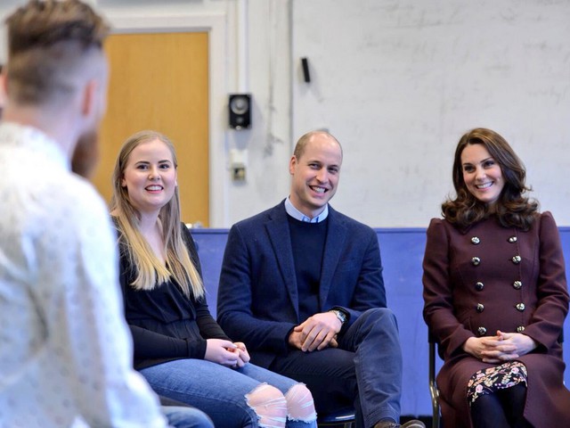 Bizarr oka van, hogy Kate Middleton nem veszi le a kabátját
